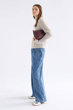 Laden Sie das Bild in den Galerie-Viewer, ELK Aleph Sweater