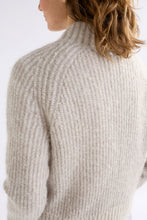 Laden Sie das Bild in den Galerie-Viewer, ELK Aleph Sweater