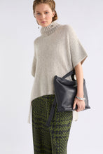 Laden Sie das Bild in den Galerie-Viewer, ELK Aleph Poncho