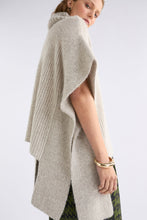 Laden Sie das Bild in den Galerie-Viewer, ELK Aleph Poncho