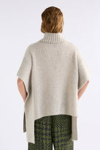 Laden Sie das Bild in den Galerie-Viewer, ELK Aleph Poncho