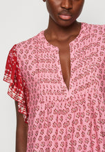 Load image into Gallery viewer, LOLLYS LAUNDRY Isabel Top