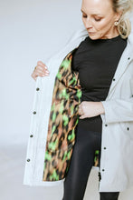 Laden Sie das Bild in den Galerie-Viewer, MOKE Billie Rain Jacket