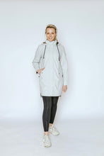 Laden Sie das Bild in den Galerie-Viewer, MOKE Billie Rain Jacket