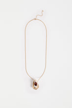 Laden Sie das Bild in den Galerie-Viewer, ELK Atur Pendant Necklace