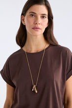 Laden Sie das Bild in den Galerie-Viewer, ELK Atur Pendant Necklace
