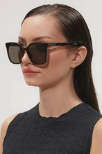 將圖片載入圖庫檢視器 OTRA Betty Sunglasses