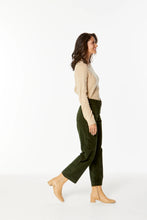 Load image into Gallery viewer, NEW LONDON Penrith Crop Cord Jean