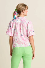 Cargar imagen en el visor de la galería, Blusa rosa brillante Lilies de POM