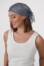 Laden Sie das Bild in den Galerie-Viewer, MARLOW Prism Scarf