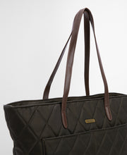 画像をギャラリービューアに読み込む, BARBOUR Quilted Tote Bag