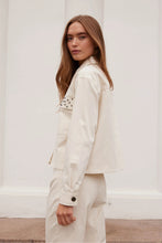 Laden Sie das Bild in den Galerie-Viewer, RUE DE FEMME Asmita Jacket