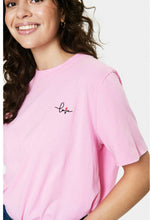 Laden Sie das Bild in den Galerie-Viewer, SAINT TROPEZ Jetty T Shirt