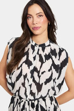 Load image into Gallery viewer, SAINT TROPEZ Kelsie Shirt