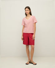Indlæs billede til gallerivisning YERSE Striped V-Neck Tee