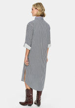 Laden Sie das Bild in den Galerie-Viewer, SAINT TROPEZ Zalinda Shirt Dress