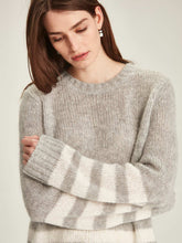 Cargar imagen en el visor de la galería, SILLS Aspen Striped Sweater