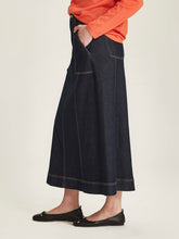 Laden Sie das Bild in den Galerie-Viewer, SILLS Harper Denim Skirt