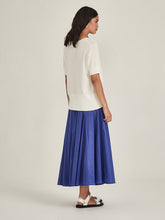 Laden Sie das Bild in den Galerie-Viewer, SILLS Salma Knit Tee