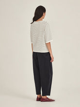 Cargar imagen en el visor de la galería, SILLS Sumire Boxy Tee