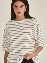 Cargar imagen en el visor de la galería, SILLS Sumire Boxy Tee