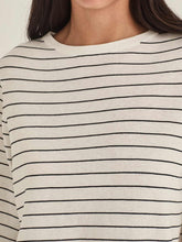 Cargar imagen en el visor de la galería, SILLS Sumire Boxy Tee