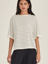 Cargar imagen en el visor de la galería, SILLS Sumire Boxy Tee