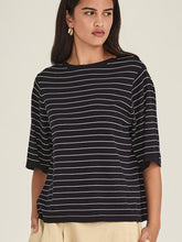 Cargar imagen en el visor de la galería, SILLS Sumire Boxy Tee