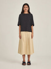 Cargar imagen en el visor de la galería, SILLS Sumire Boxy Tee