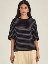 Cargar imagen en el visor de la galería, SILLS Sumire Boxy Tee