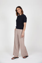 Laden Sie das Bild in den Galerie-Viewer, MARLOW Soleil Knit Tee