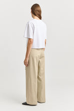 Indlæs billede til gallerivisning TOORALLIE Relaxed Crop Tee