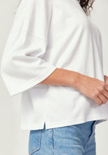 Charger l&#39;image dans la galerie, UNTOUCHED WOLRD Boxy Tee