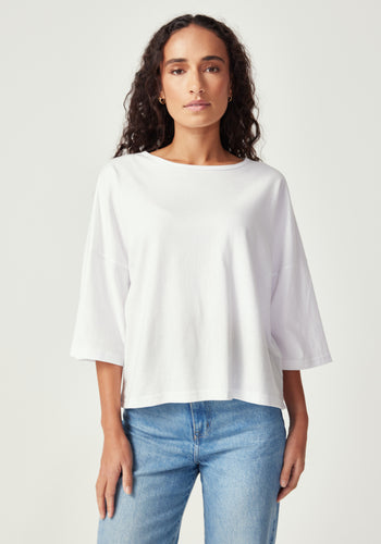 UNTOUCHED WOLRD Boxy Tee