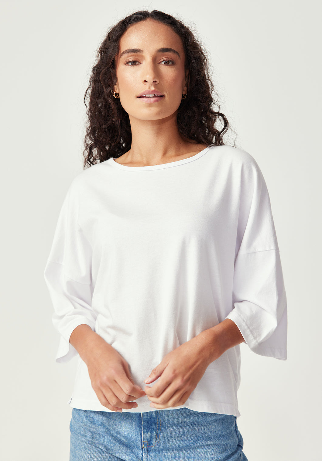 UNTOUCHED WOLRD Boxy Tee