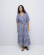 Indlæs billede til gallerivisning YERSE Anemone Floral Dress