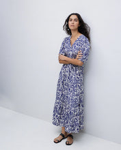 Indlæs billede til gallerivisning YERSE Anemone Floral Dress