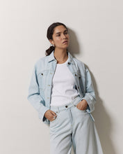 Cargar imagen en el visor de la galería, YERSE Laguna Denim Shorts