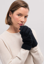Cargar imagen en el visor de la galería, UNTOUCHED WORLD Cosy Gloves